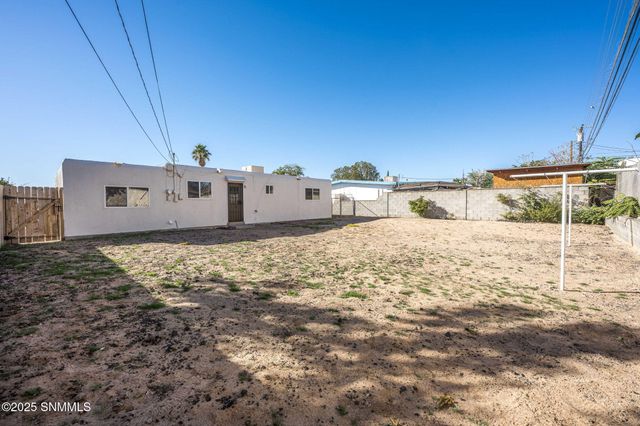 1005 Stull Drive, Las Cruces, NM 88001