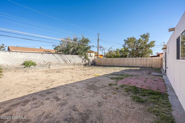 1005 Stull Drive, Las Cruces, NM 88001