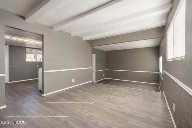 1005 Stull Drive, Las Cruces, NM 88001