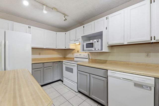 20418 Auburn Street NW, Elk River, MN 55330