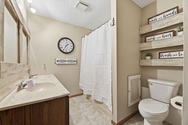 20418 Auburn Street NW, Elk River, MN 55330