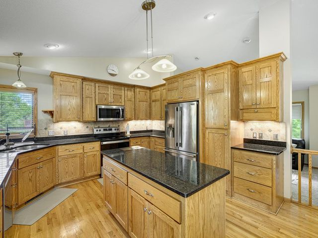 2845 85th Court NE, Blaine, MN 55449