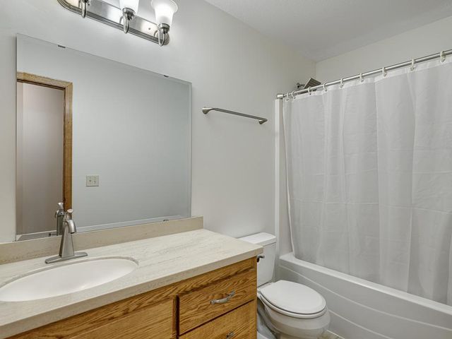 2845 85th Court NE, Blaine, MN 55449