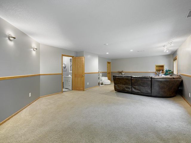 2845 85th Court NE, Blaine, MN 55449