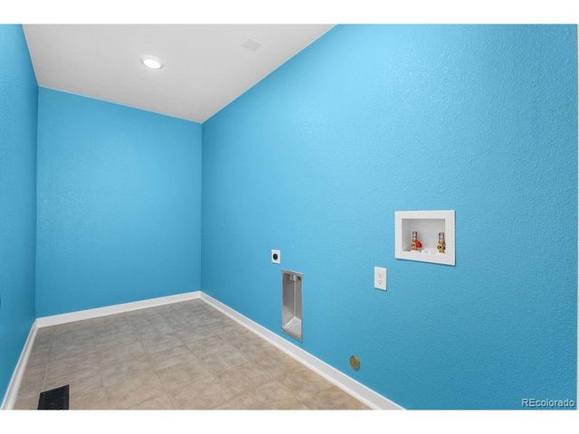 12978 E Elgin Dr, Denver, CO 80239