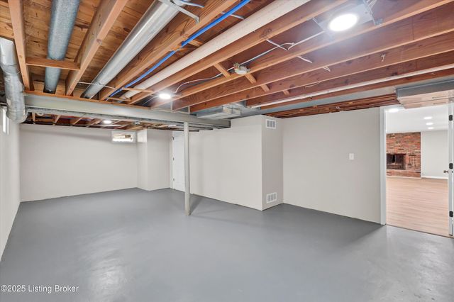 4090 Gilman Ave, Louisville, KY 40207