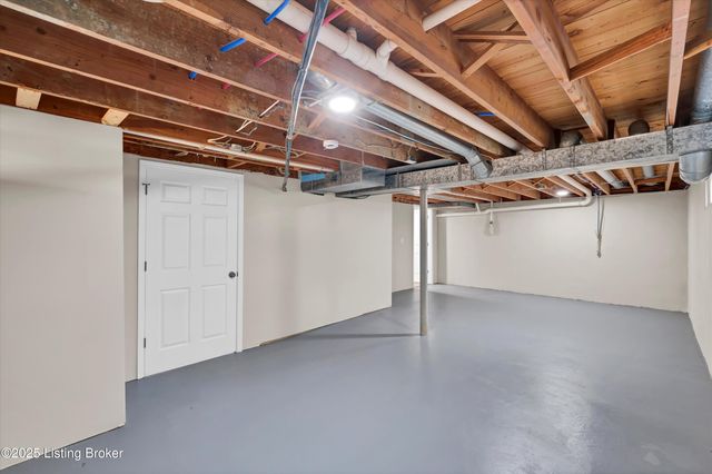 4090 Gilman Ave, Louisville, KY 40207