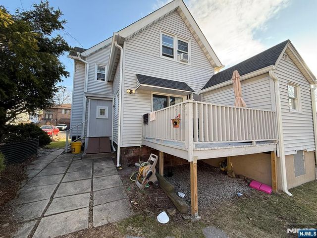 10 E Bayview Avenue, Englewood Cliffs, NJ 07632