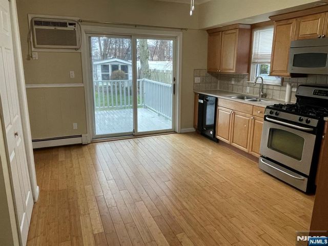 10 E Bayview Avenue, Englewood Cliffs, NJ 07632