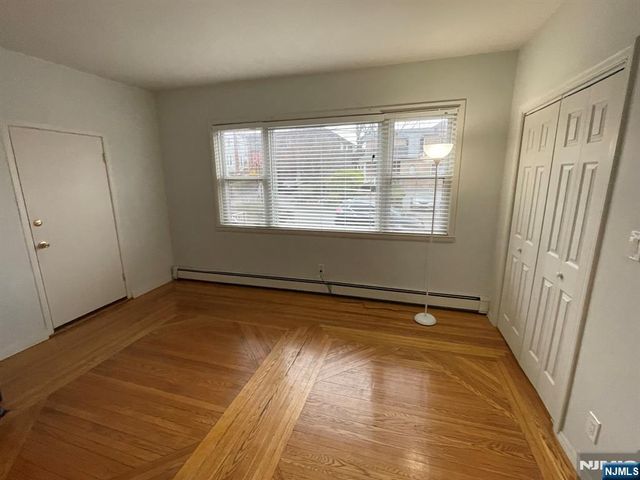 10 E Bayview Avenue, Englewood Cliffs, NJ 07632