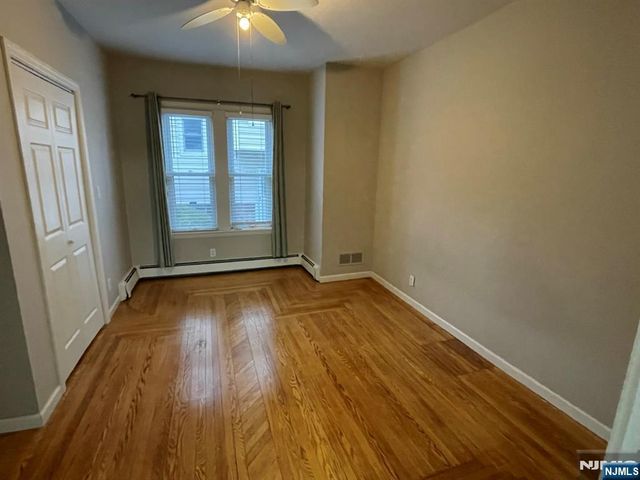 10 E Bayview Avenue, Englewood Cliffs, NJ 07632