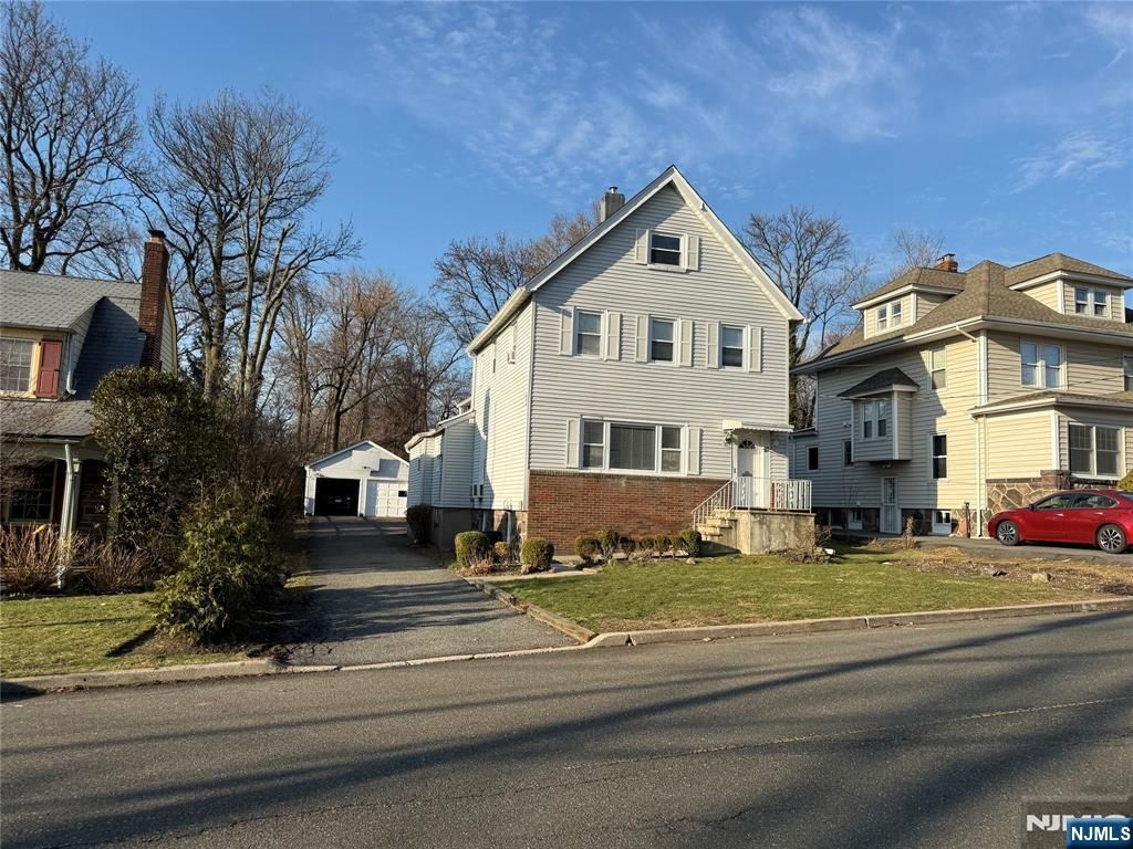 10 E Bayview Avenue, Englewood Cliffs, NJ 07632