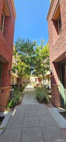 422 W Route 66 98, Glendora, CA 91740