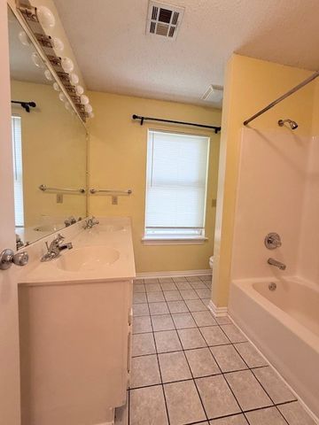 703 Windsor Lane, Bentonville, AR 72712