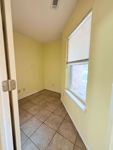 703 Windsor Lane, Bentonville, AR 72712