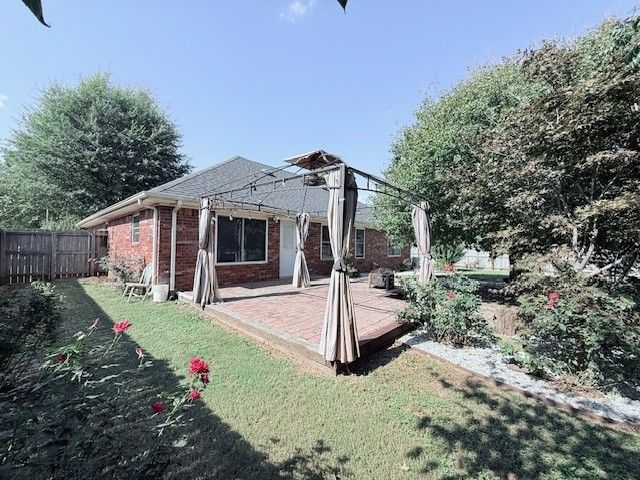 703 Windsor Lane, Bentonville, AR 72712