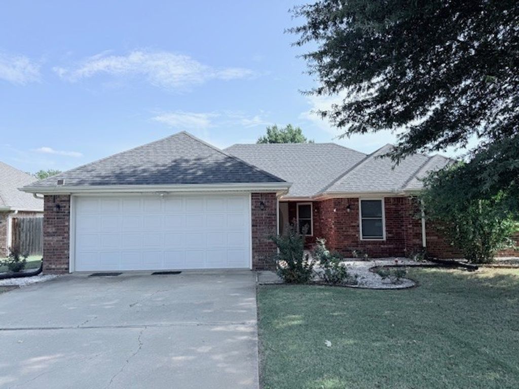 703 Windsor Lane, Bentonville, AR 72712