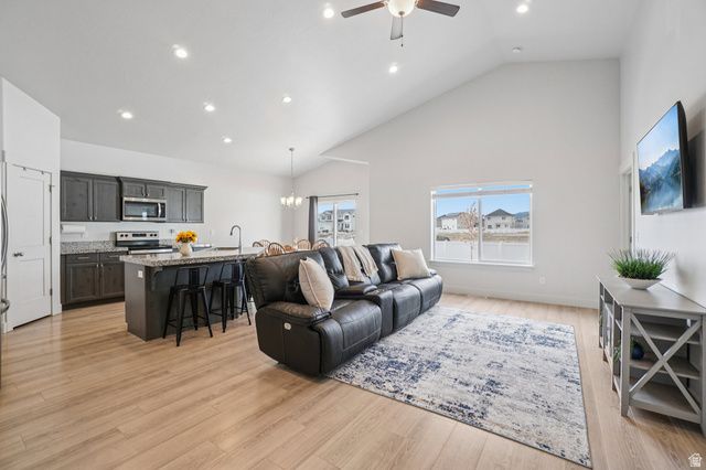 3747 N DEEPWATER DR, Eagle Mountain, UT 84005