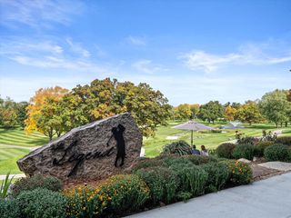 S36W27290 LEGEND AT MERRILL HILLS COURT, Waukesha, WI 53189