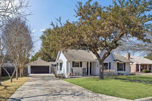 138 Oak Grove Dr, Boerne, TX 78006