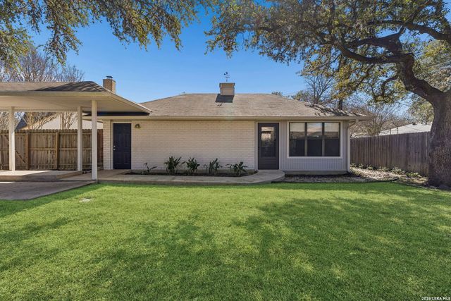 138 Oak Grove Dr, Boerne, TX 78006