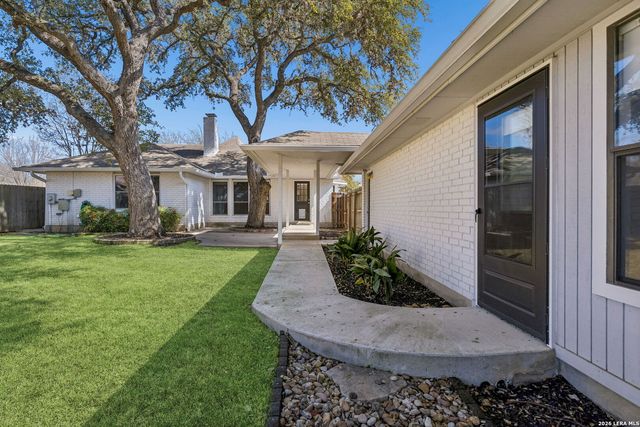 138 Oak Grove Dr, Boerne, TX 78006