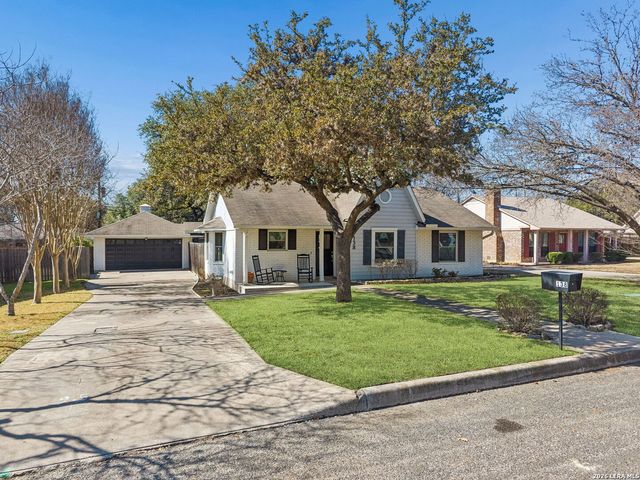 138 Oak Grove Dr, Boerne, TX 78006