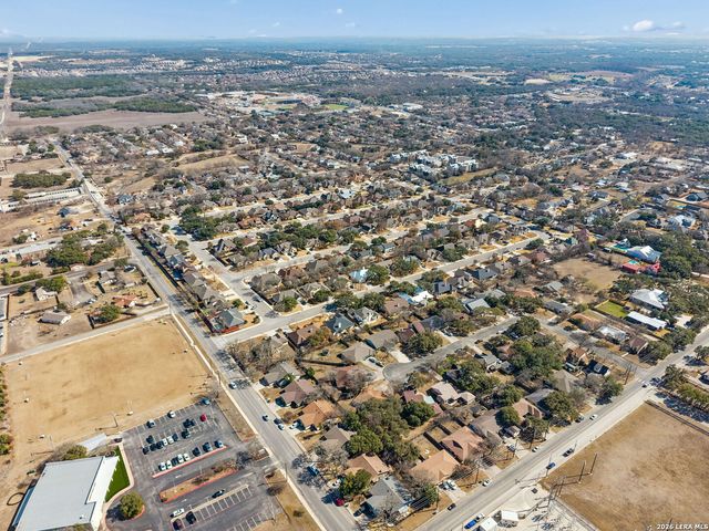 138 Oak Grove Dr, Boerne, TX 78006
