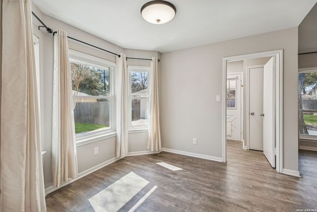 138 Oak Grove Dr, Boerne, TX 78006