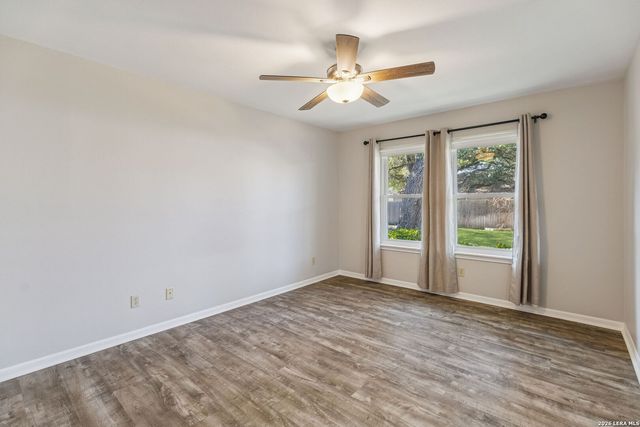 138 Oak Grove Dr, Boerne, TX 78006