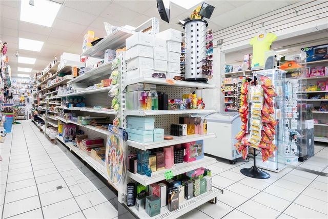 1428-1430 W 49th Street, Hialeah, FL 33012