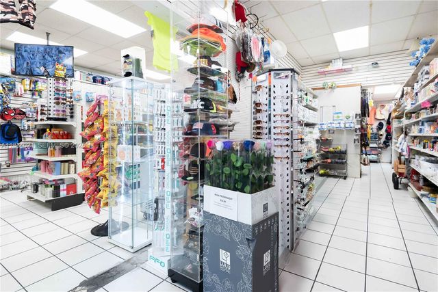 1428-1430 W 49th Street, Hialeah, FL 33012