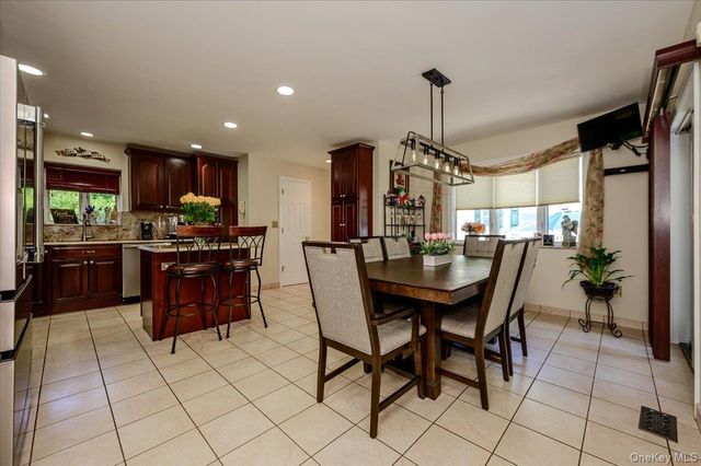 185 Jefferson Avenue, Thornwood, NY 10594