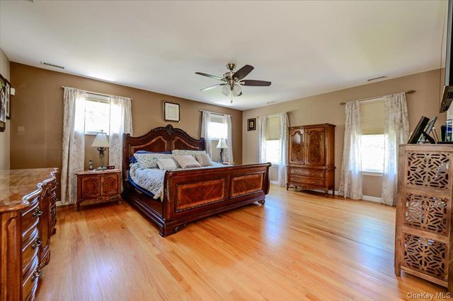 185 Jefferson Avenue, Thornwood, NY 10594