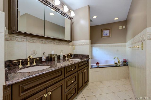 185 Jefferson Avenue, Thornwood, NY 10594