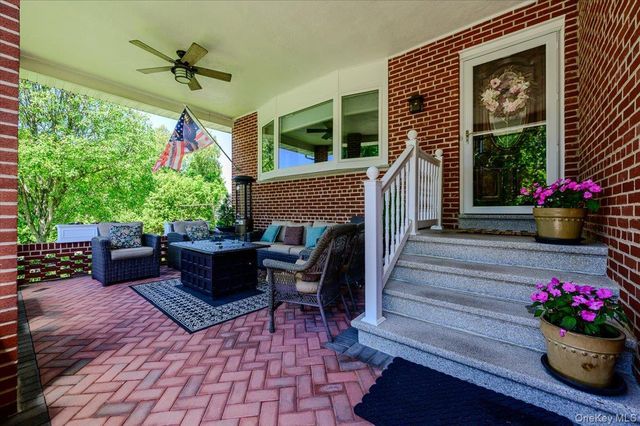 185 Jefferson Avenue, Thornwood, NY 10594