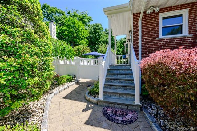 185 Jefferson Avenue, Thornwood, NY 10594
