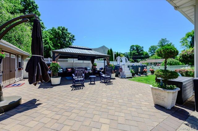 185 Jefferson Avenue, Thornwood, NY 10594