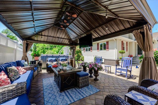 185 Jefferson Avenue, Thornwood, NY 10594