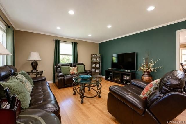 185 Jefferson Avenue, Thornwood, NY 10594