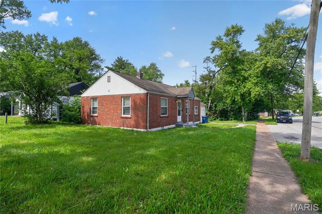 8102 Frost Avenue, St Louis, MO 63134