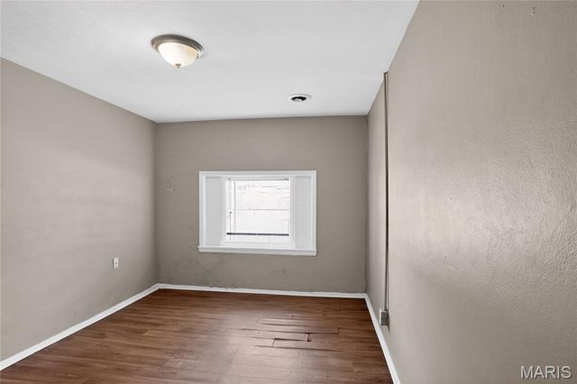 8102 Frost Avenue, St Louis, MO 63134