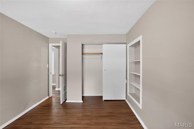 8102 Frost Avenue, St Louis, MO 63134