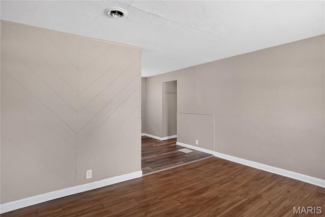 8102 Frost Avenue, St Louis, MO 63134