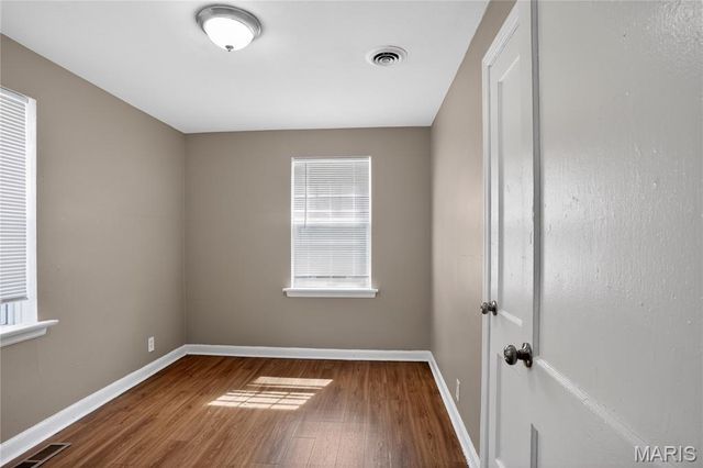 8102 Frost Avenue, St Louis, MO 63134