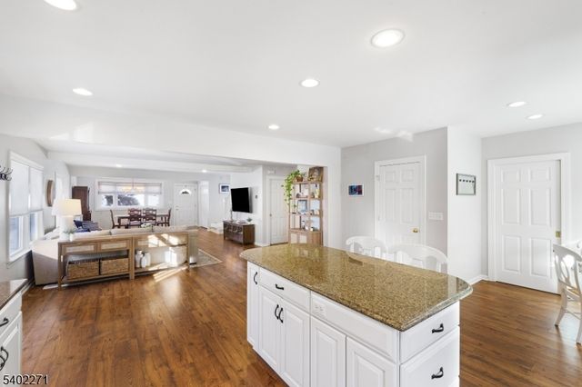 56 N Hillside Ave, Roxbury Twp., NJ 07847