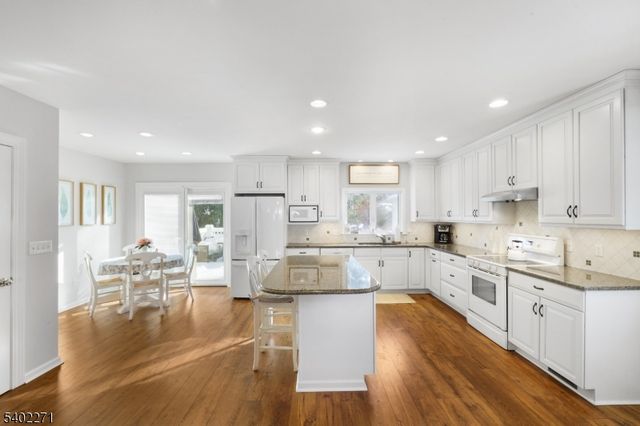 56 N Hillside Ave, Roxbury Twp., NJ 07847