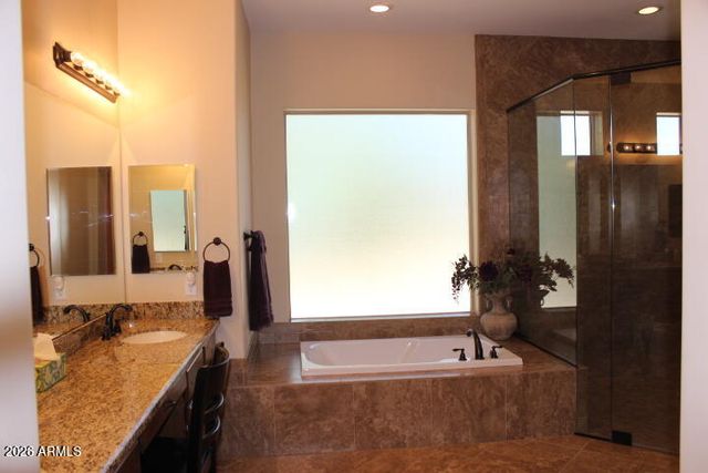 1614 W MADDOCK Road, Phoenix, AZ 85086