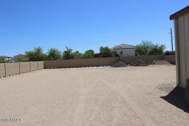 1614 W MADDOCK Road, Phoenix, AZ 85086