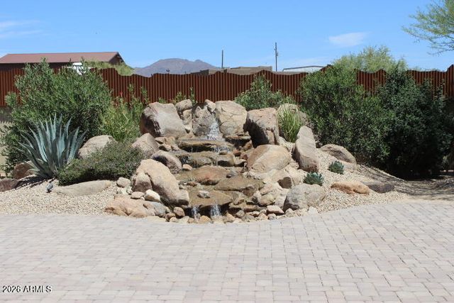 1614 W MADDOCK Road, Phoenix, AZ 85086